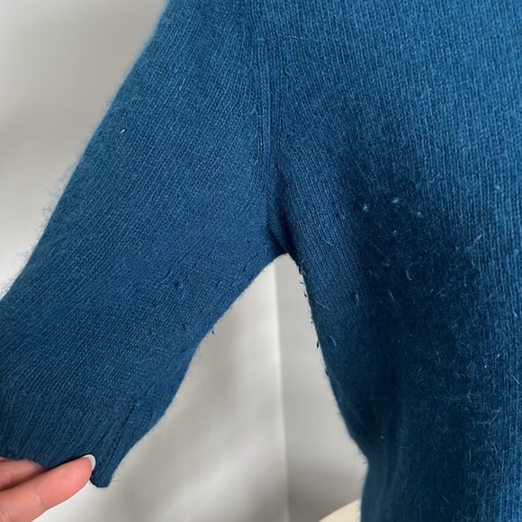 Vintage Mexx 3/4 length sleeve Angora sweater with removable faux fur collar. - Picture 5 of 8